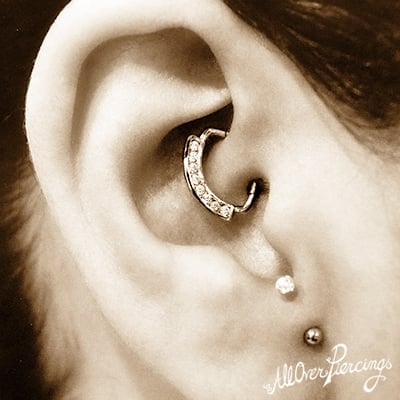 Hedendaags Alles over de Daith Piercing | All Over Piercings JQ-34