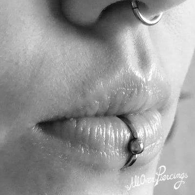 Ashley piercing küssen
